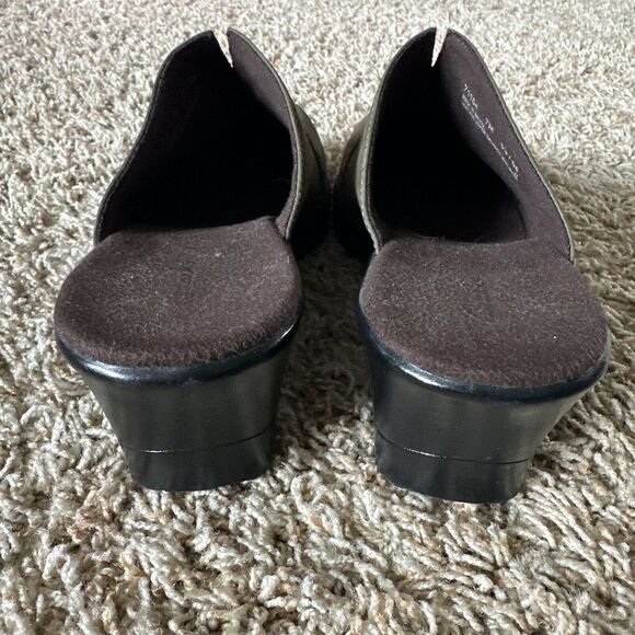 Clarks Delight Nubuck Leather Olive‎ Green Wedge Mules Women Size 7M Y2K 71104 - Picture 5 of 8